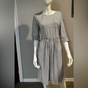 Merokeety Black & White Striped 18.5” Sleeve Size Small T-Shirt Dress w/Pockets